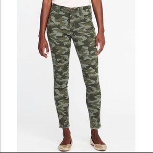 Old Navy Camouflage Rockstar Mid-Rise 0